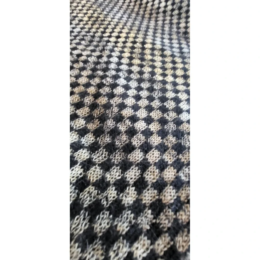Irish McKernan Wool Scarf 85% Merino Wool 15% Angora Checkerboard Beige Black